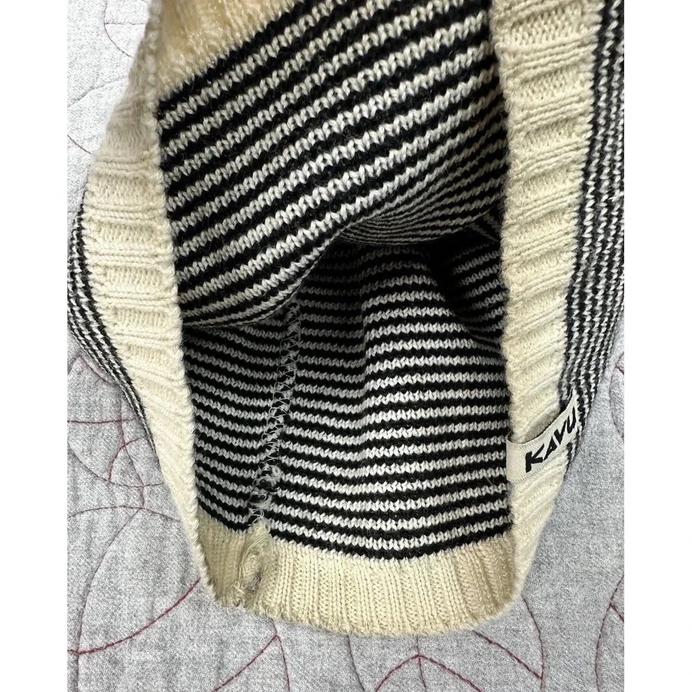 Kavu‎ Bronwyn Striped Pompom Merino Wool Blend Beanie